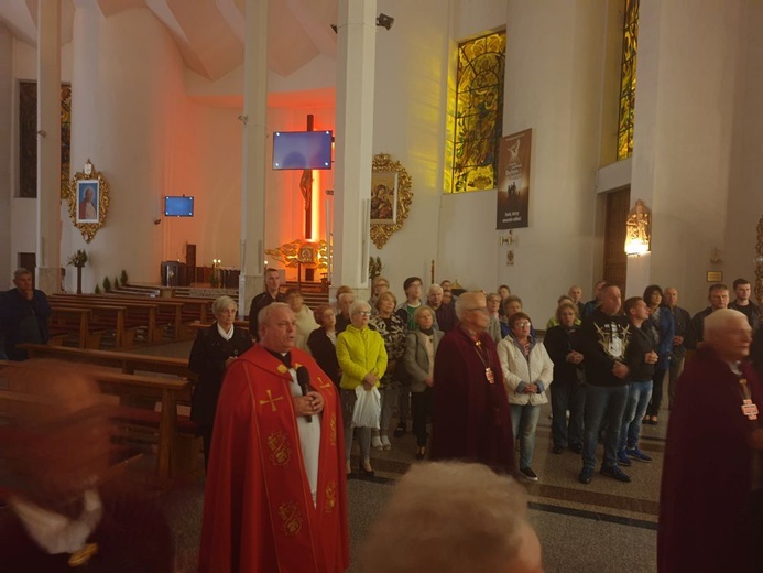 Polska pod Krzyżem w Wałbrzychu