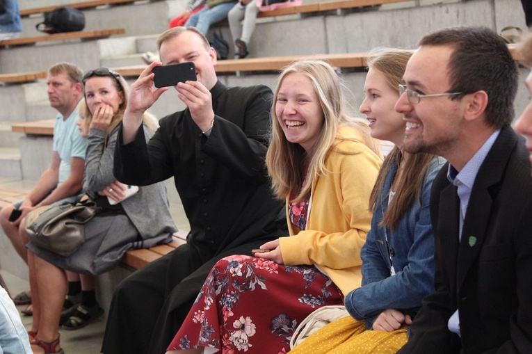 Młodzi w amfiteatrze pod Grojcem w Żywcu - 2019