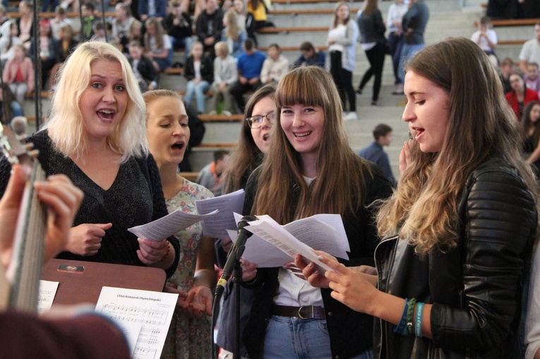 Młodzi w amfiteatrze pod Grojcem w Żywcu - 2019