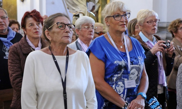 Odwróć uwagę od siebie i spójrz na Boga