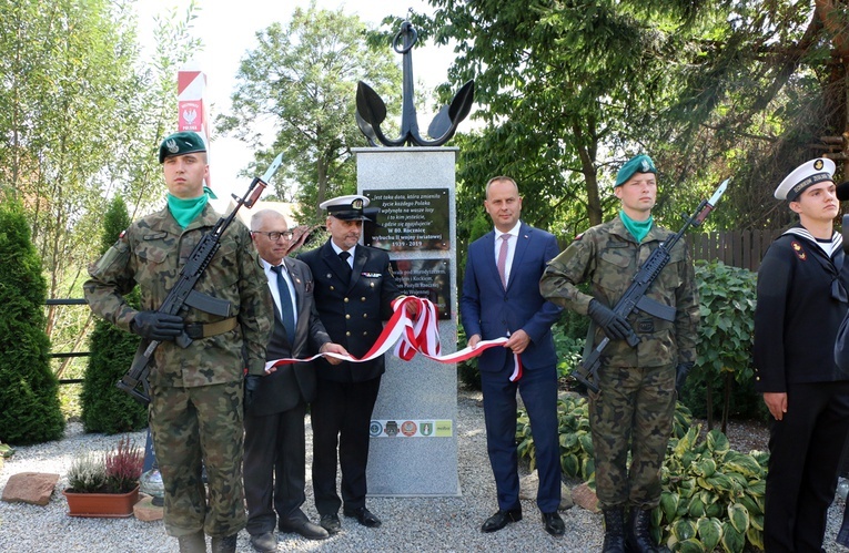 W Świątnikach odsłonili jedyny w Polsce pomnik poświęcony Flotylli Pińskiej