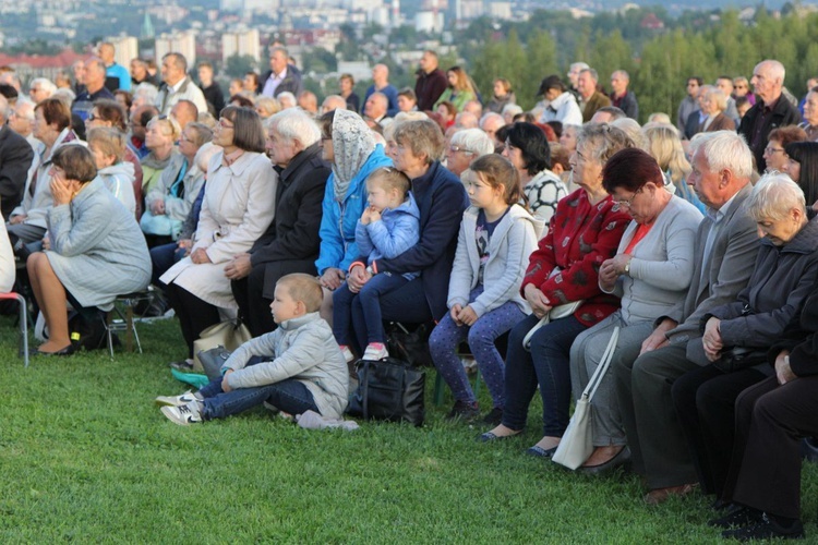 Bielsko-Biała pod Krzyżem na Trzech Lipkach - 2019