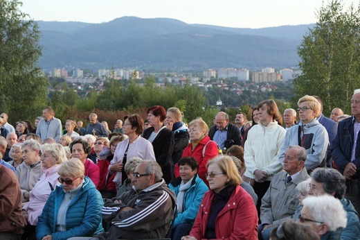 Bielsko-Biała pod Krzyżem na Trzech Lipkach - 2019