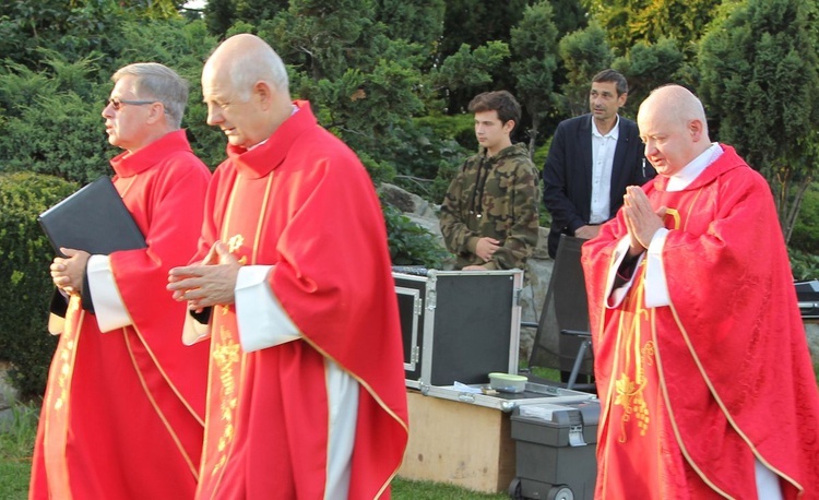 Bielsko-Biała pod Krzyżem na Trzech Lipkach - 2019