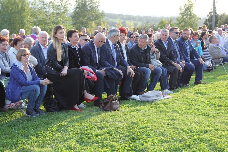 Bielsko-Biała pod Krzyżem na Trzech Lipkach - 2019