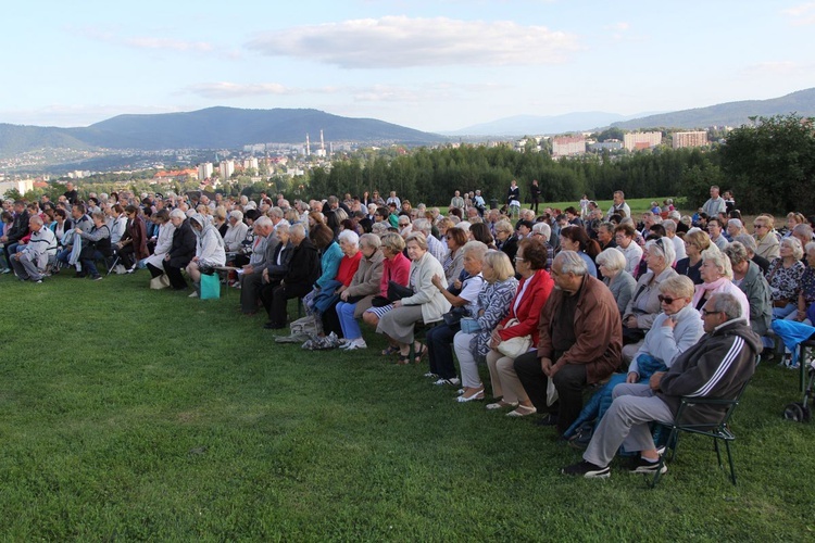 Bielsko-Biała pod Krzyżem na Trzech Lipkach - 2019