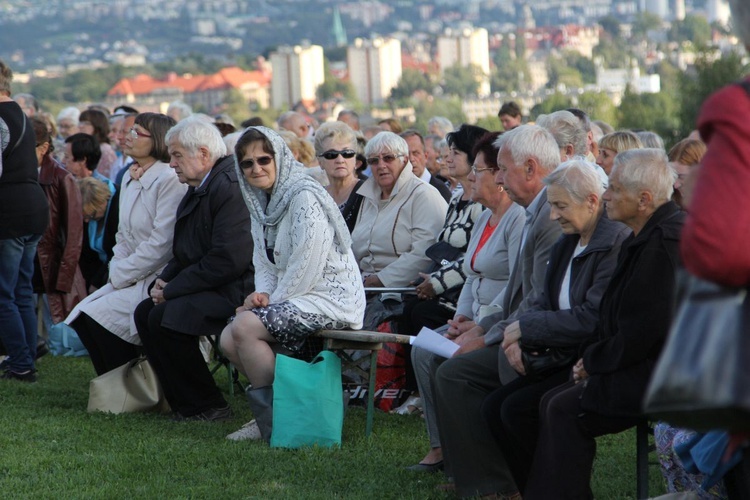 Bielsko-Biała pod Krzyżem na Trzech Lipkach - 2019