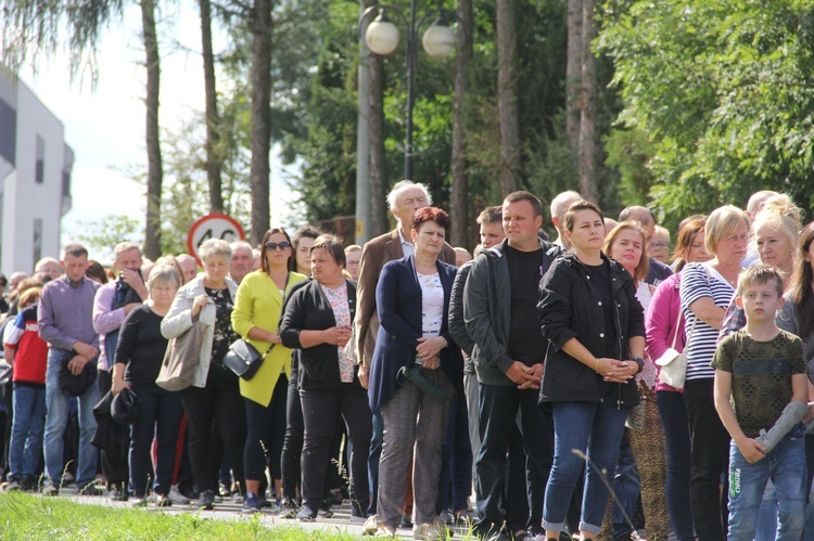 Z Jodłowej pod krzyż na granicy z Przeczycą