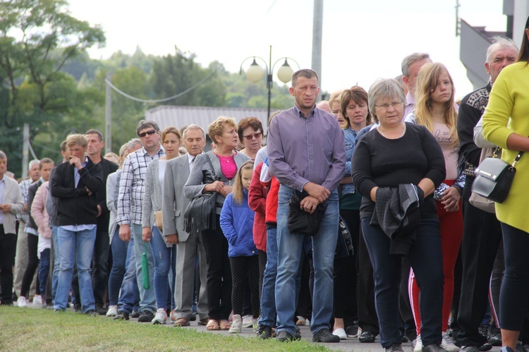 Z Jodłowej pod krzyż na granicy z Przeczycą