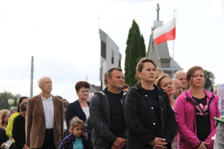 Z Jodłowej pod krzyż na granicy z Przeczycą
