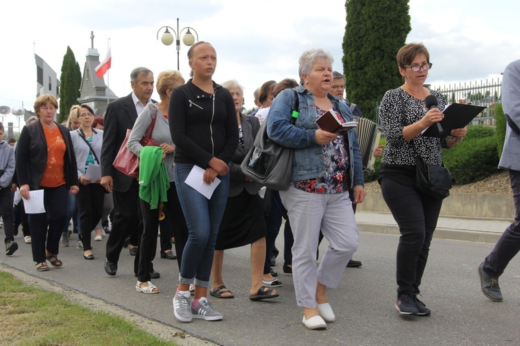 Z Jodłowej pod krzyż na granicy z Przeczycą