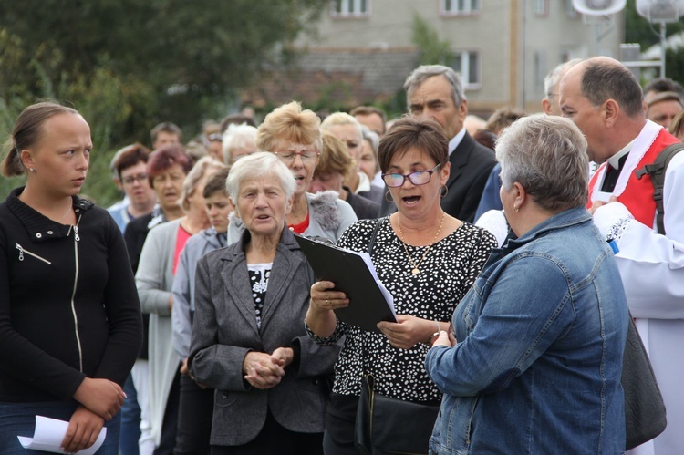 Z Jodłowej pod krzyż na granicy z Przeczycą