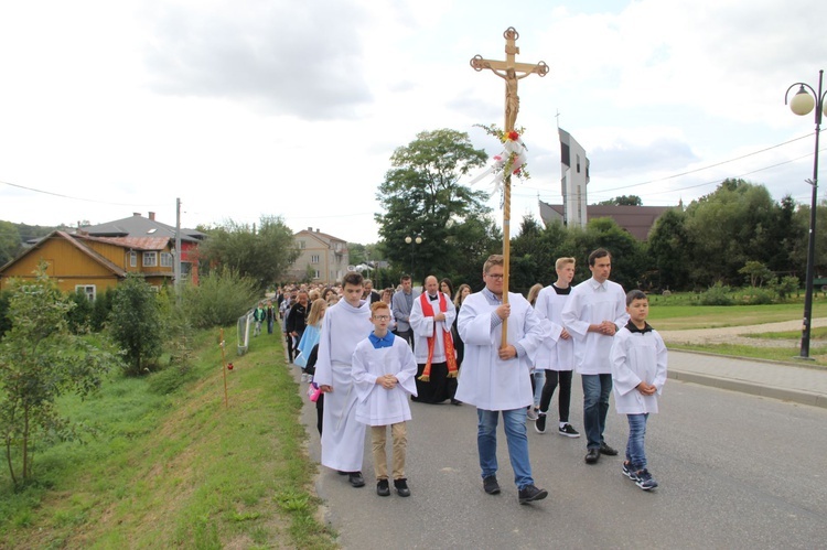 Z Jodłowej pod krzyż na granicy z Przeczycą