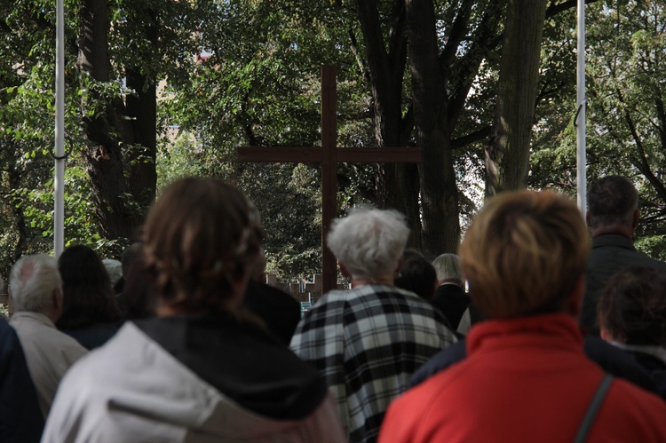 Polska pod Krzyżem - na Cmentarzu Ofiar Hitleryzmu 