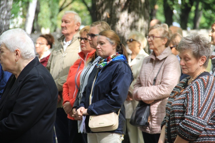 Polska pod Krzyżem - na Cmentarzu Ofiar Hitleryzmu 