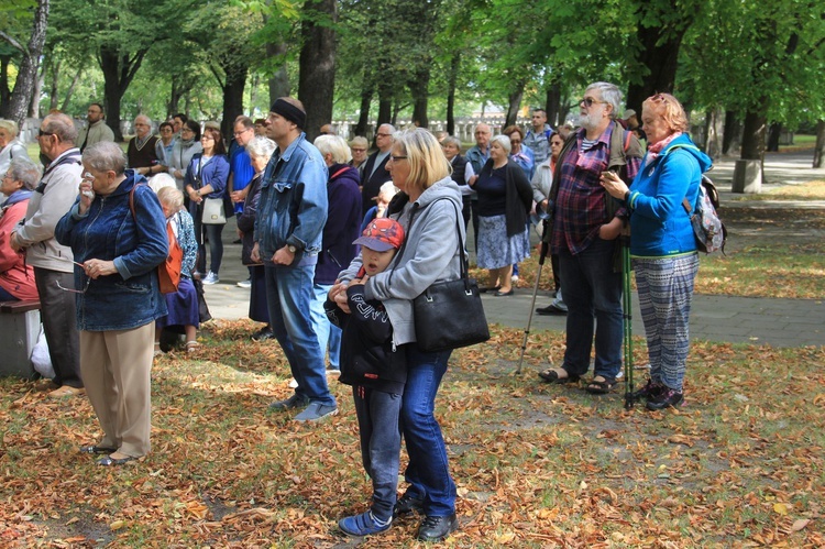 Polska pod Krzyżem - na Cmentarzu Ofiar Hitleryzmu 