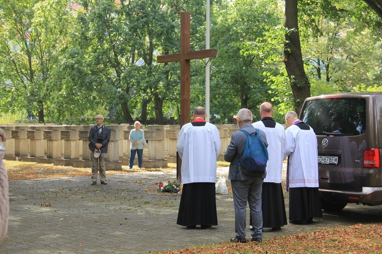 Polska pod Krzyżem - na Cmentarzu Ofiar Hitleryzmu 