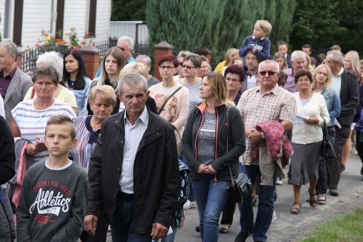 Z Przeczycy pod krzyż na granicy z Jodłową