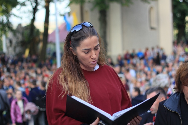 Góra Świętej Anny: Nabożeństwo ze świecami