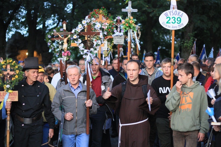 Góra Świętej Anny: Nabożeństwo ze świecami