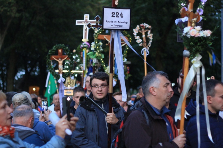 Góra Świętej Anny: Nabożeństwo ze świecami