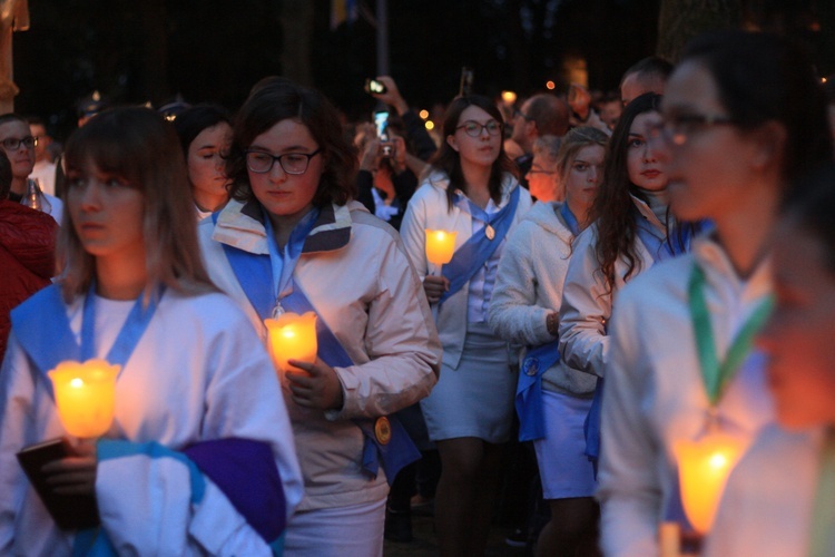 Góra Świętej Anny: Nabożeństwo ze świecami