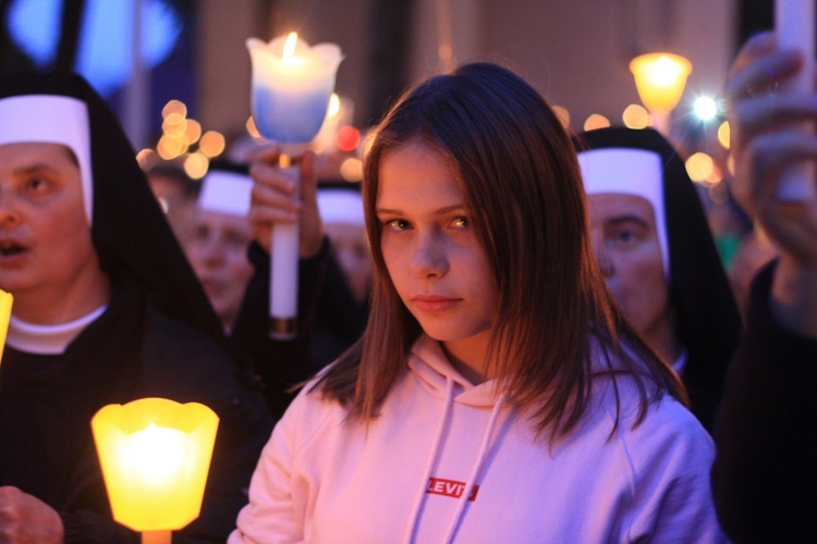 Góra Świętej Anny: Nabożeństwo ze świecami