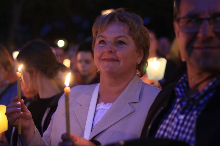 Góra Świętej Anny: Nabożeństwo ze świecami