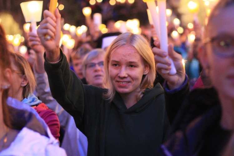 Góra Świętej Anny: Nabożeństwo ze świecami