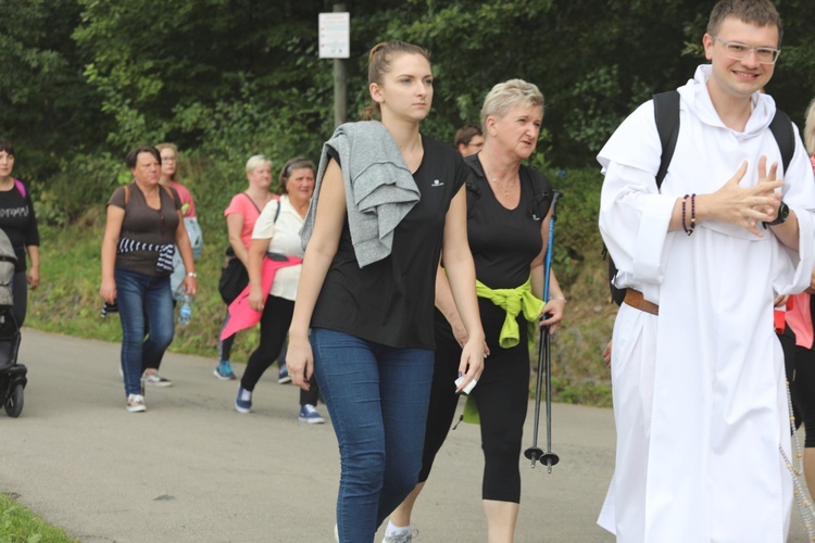 Pielgrzymka z Korbielowa na Jasną Górkę w Ślemieniu - 2019