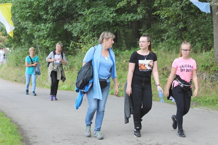 Pielgrzymka z Korbielowa na Jasną Górkę w Ślemieniu - 2019