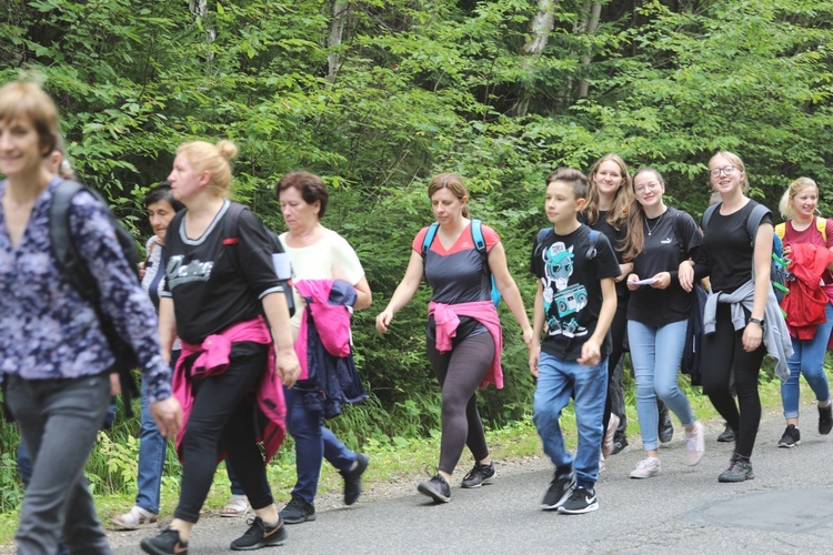 Pielgrzymka z Korbielowa na Jasną Górkę w Ślemieniu - 2019