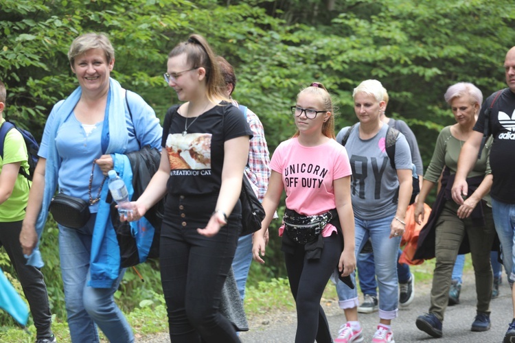 Pielgrzymka z Korbielowa na Jasną Górkę w Ślemieniu - 2019