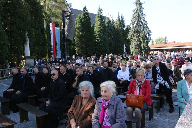 Odpust w opactwie cystersów w Mogile ku czci Podwyższenia Krzyża Świętego