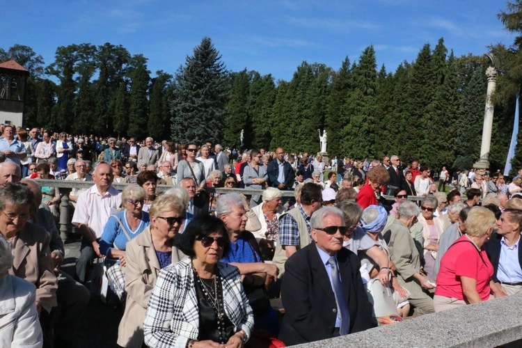 Odpust w opactwie cystersów w Mogile ku czci Podwyższenia Krzyża Świętego