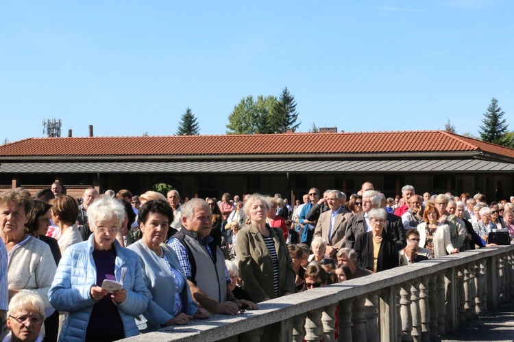 Odpust w opactwie cystersów w Mogile ku czci Podwyższenia Krzyża Świętego