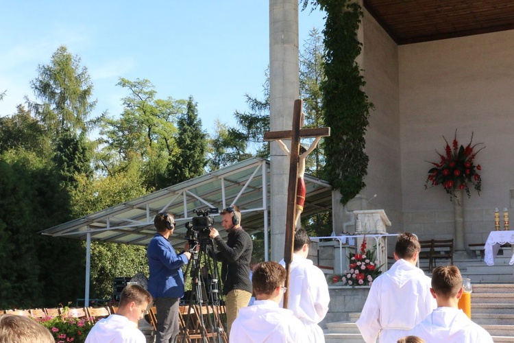 Odpust w opactwie cystersów w Mogile ku czci Podwyższenia Krzyża Świętego