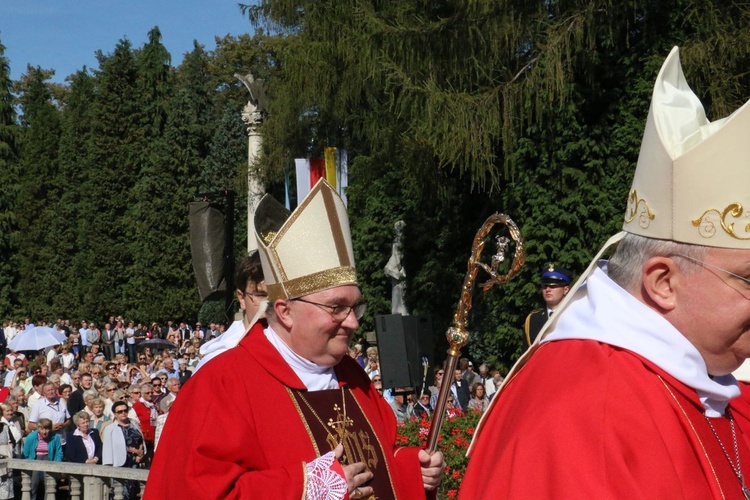 Odpust w opactwie cystersów w Mogile ku czci Podwyższenia Krzyża Świętego