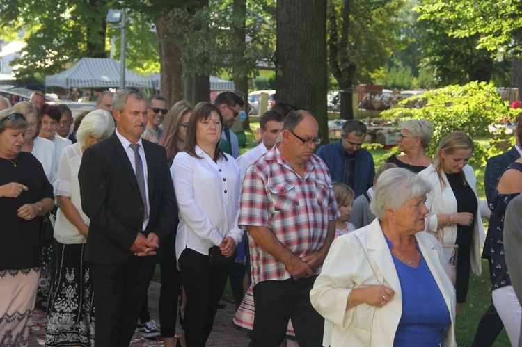 Wprowadzenie relikwii błogosławionych męczenników z Pariacoto do Wielkiej Wsi