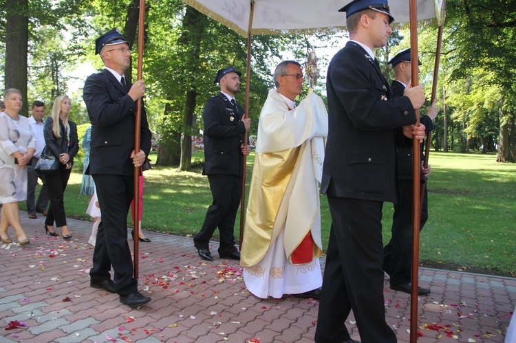 Wprowadzenie relikwii błogosławionych męczenników z Pariacoto do Wielkiej Wsi