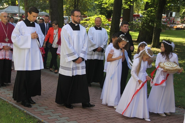 Wprowadzenie relikwii błogosławionych męczenników z Pariacoto do Wielkiej Wsi