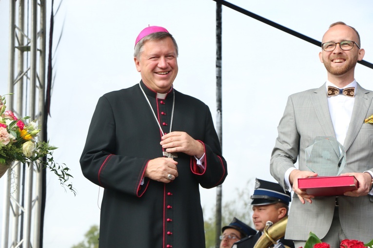Poświęcenie kaplicy w Małkowicach i festyn Caritasu
