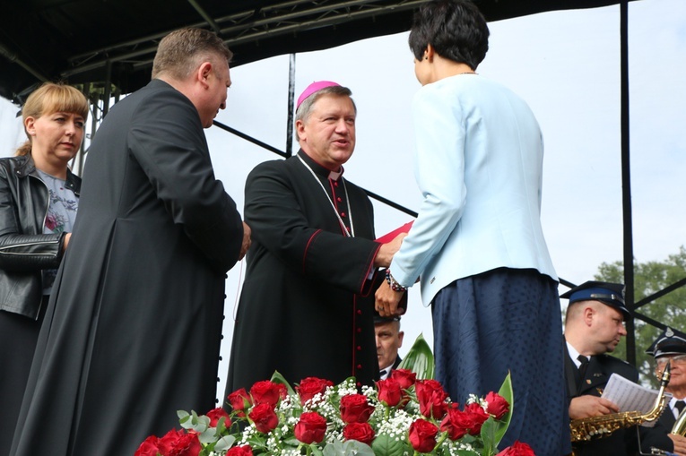 Poświęcenie kaplicy w Małkowicach i festyn Caritasu