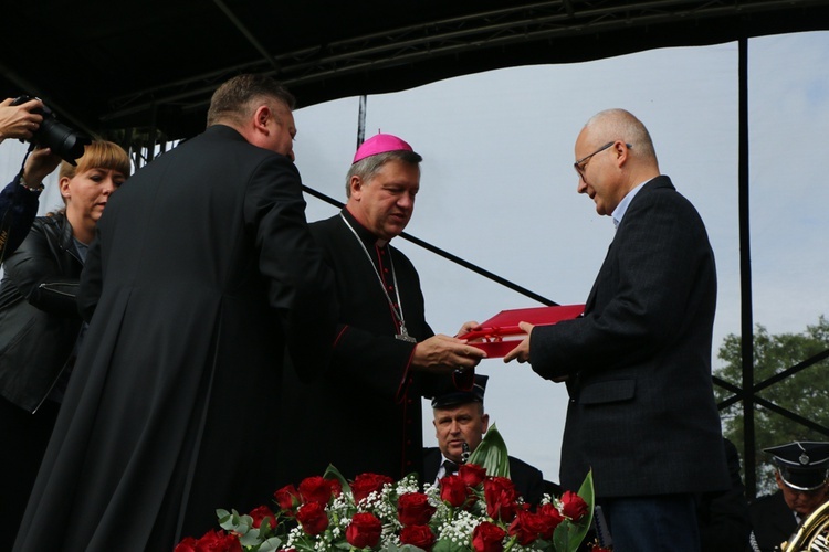 Poświęcenie kaplicy w Małkowicach i festyn Caritasu