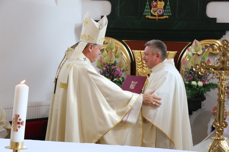 Poświęcenie kaplicy w Małkowicach i festyn Caritasu