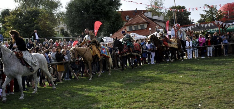 Pułtusk. VI Piknik z husarią (część I)