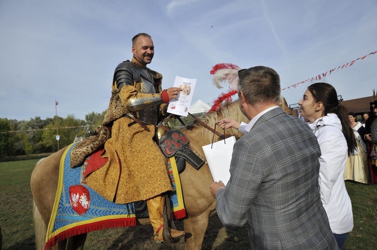 Pułtusk. VI Piknik z husarią (część I)