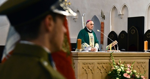 Bp Włodarczyk: Korzystanie z sakramentów i modlitwa pozwalały sybirakom zachować człowieczeństwo