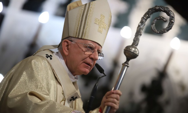 Abp Jędraszewski: Znowu nam trzeba bronić Polski i Europy