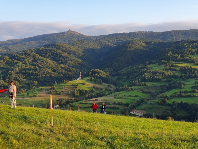 Ochotnica Dolna. Polska pod Krzyżem